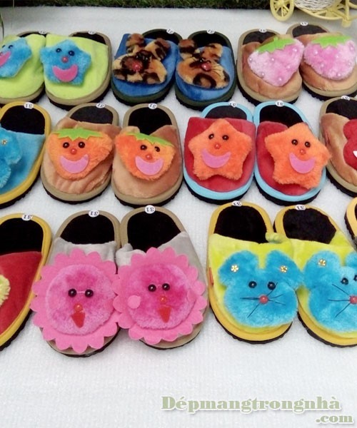 Dép đi trong nhà hình thú cho bé