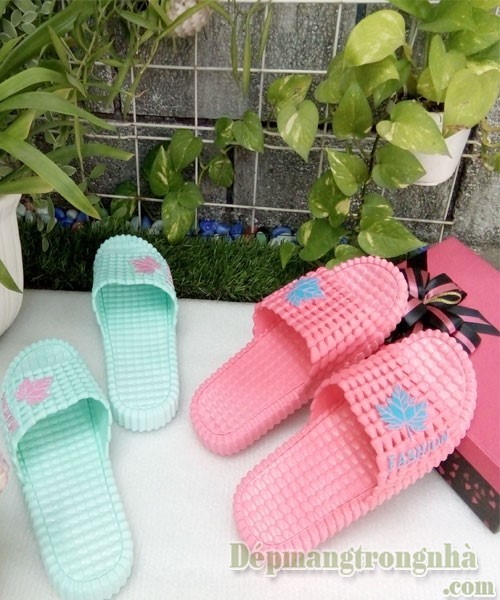 Dép đi trong nhà tắm chống trơn trợt NT05
