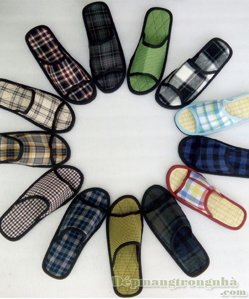 Dép đi trong văn phòng caro